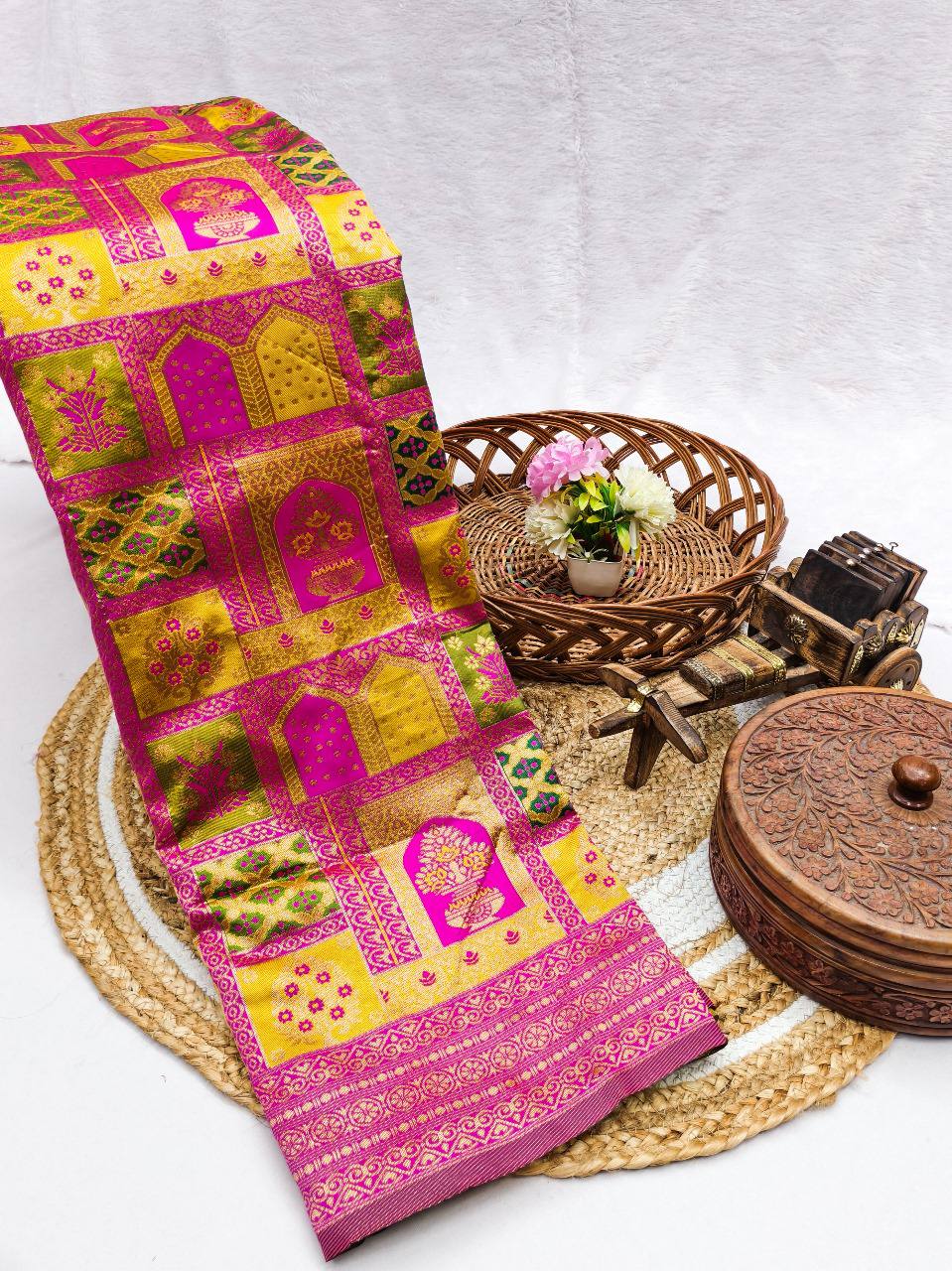 Presenting Enchanting Yet Breathable Organic Banarasi Sarees For Intimate And Big Fat Indian Wedding