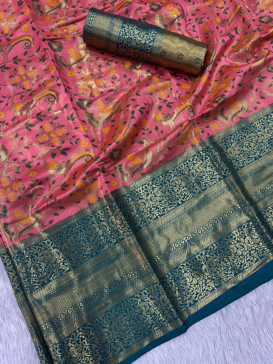 Surreptitious Pure Kanjivaram Silk Saree With Prodigal Blouse Piece