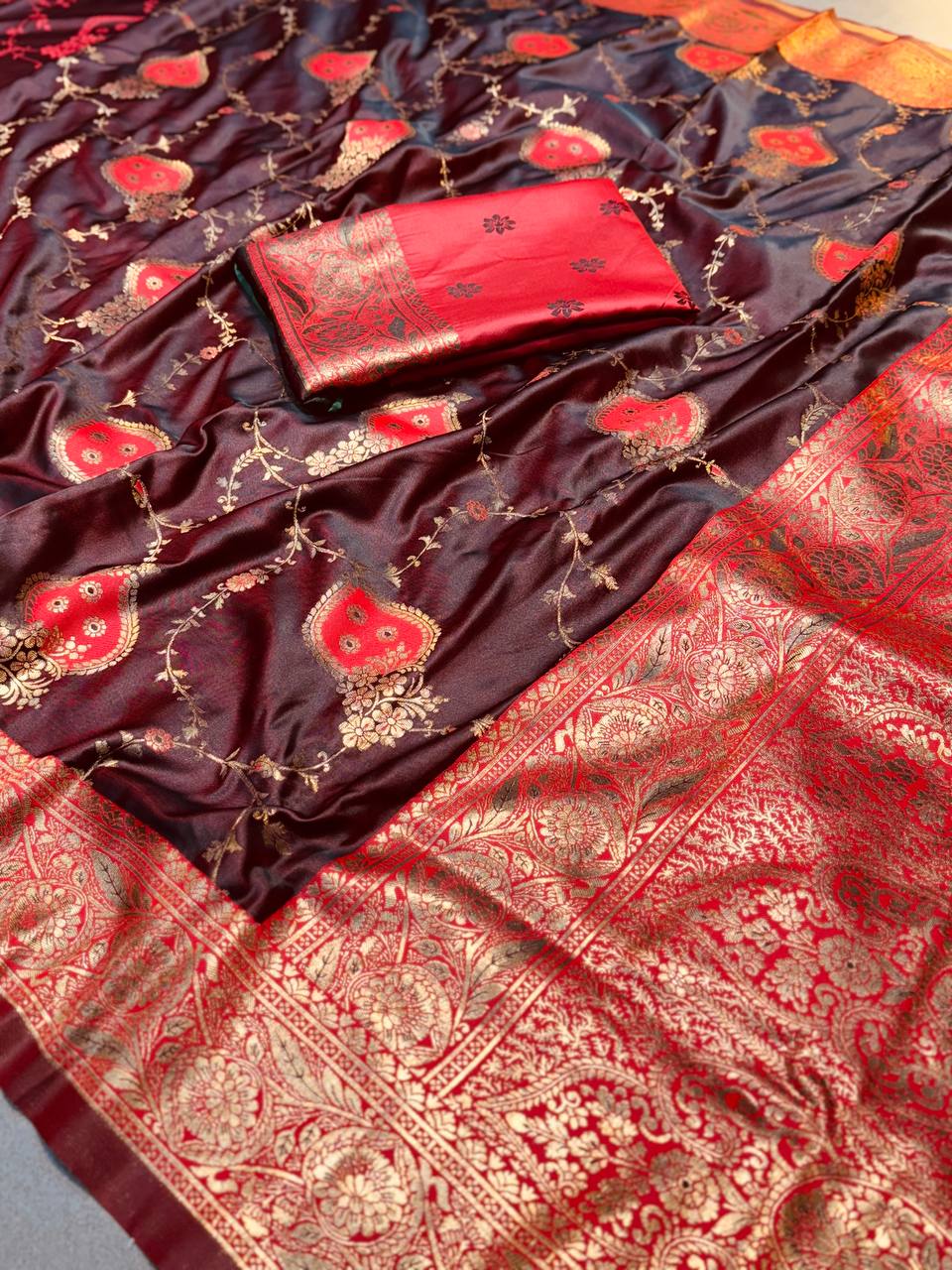 BEAUTIFUL TWO TONE ZARI WEAVING SAREE