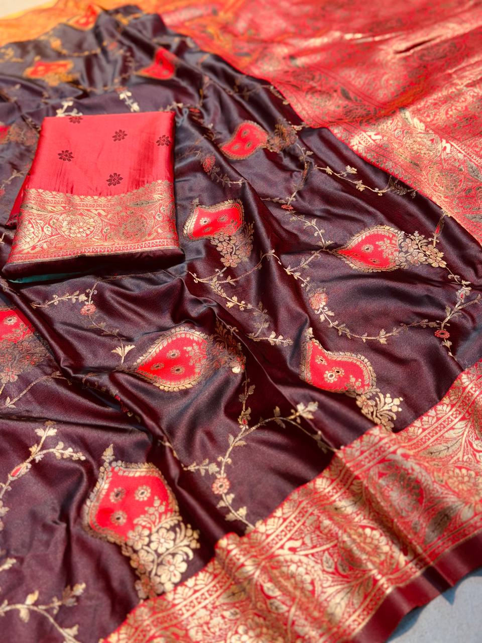 BEAUTIFUL TWO TONE ZARI WEAVING SAREE