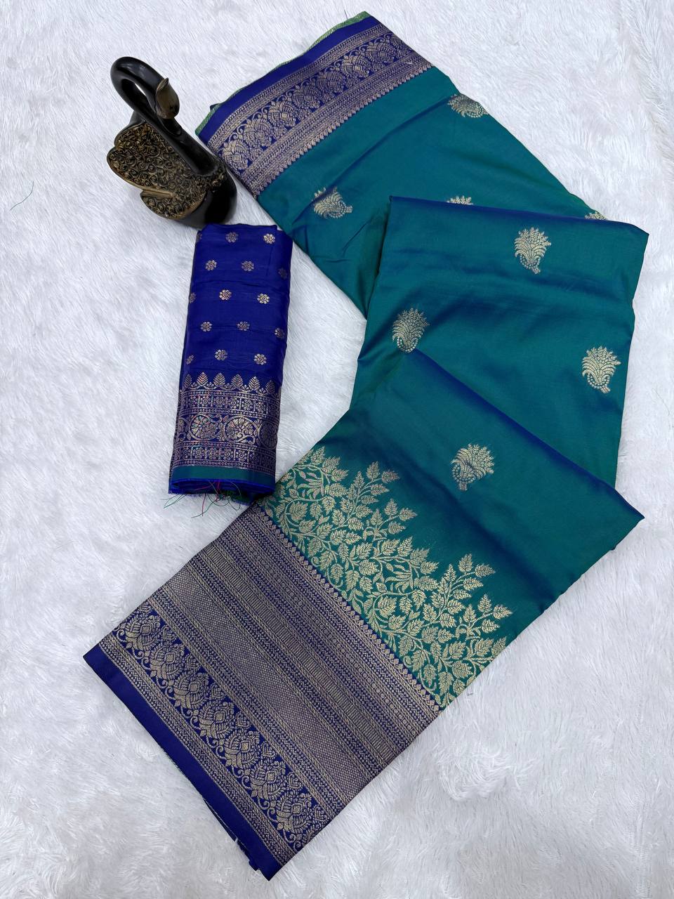 Blue Premium Kanijivaram  Soft Silk Sarees with Copper zari jaal having rich zari woven pallu and paired with Plain running Blouse