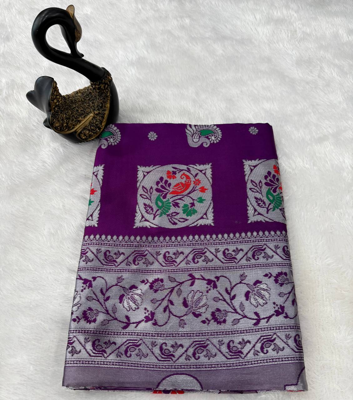 Paithani  purpul Silk Saree With Zari Weaving Work Indian Paithani Saree