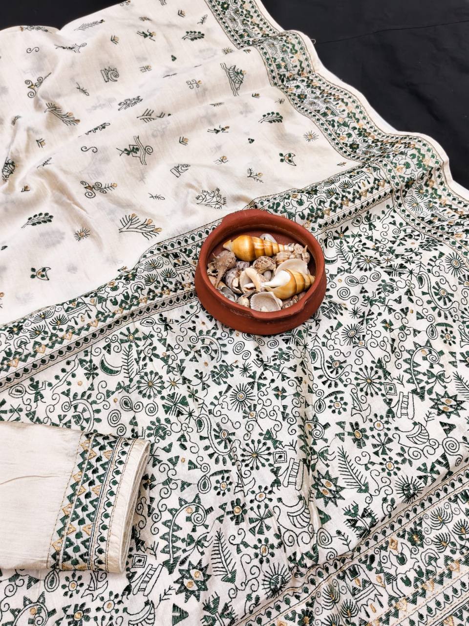 Mesmeric Embroidery Work Tussar Silk Saree With Classic Blouse Piece  green