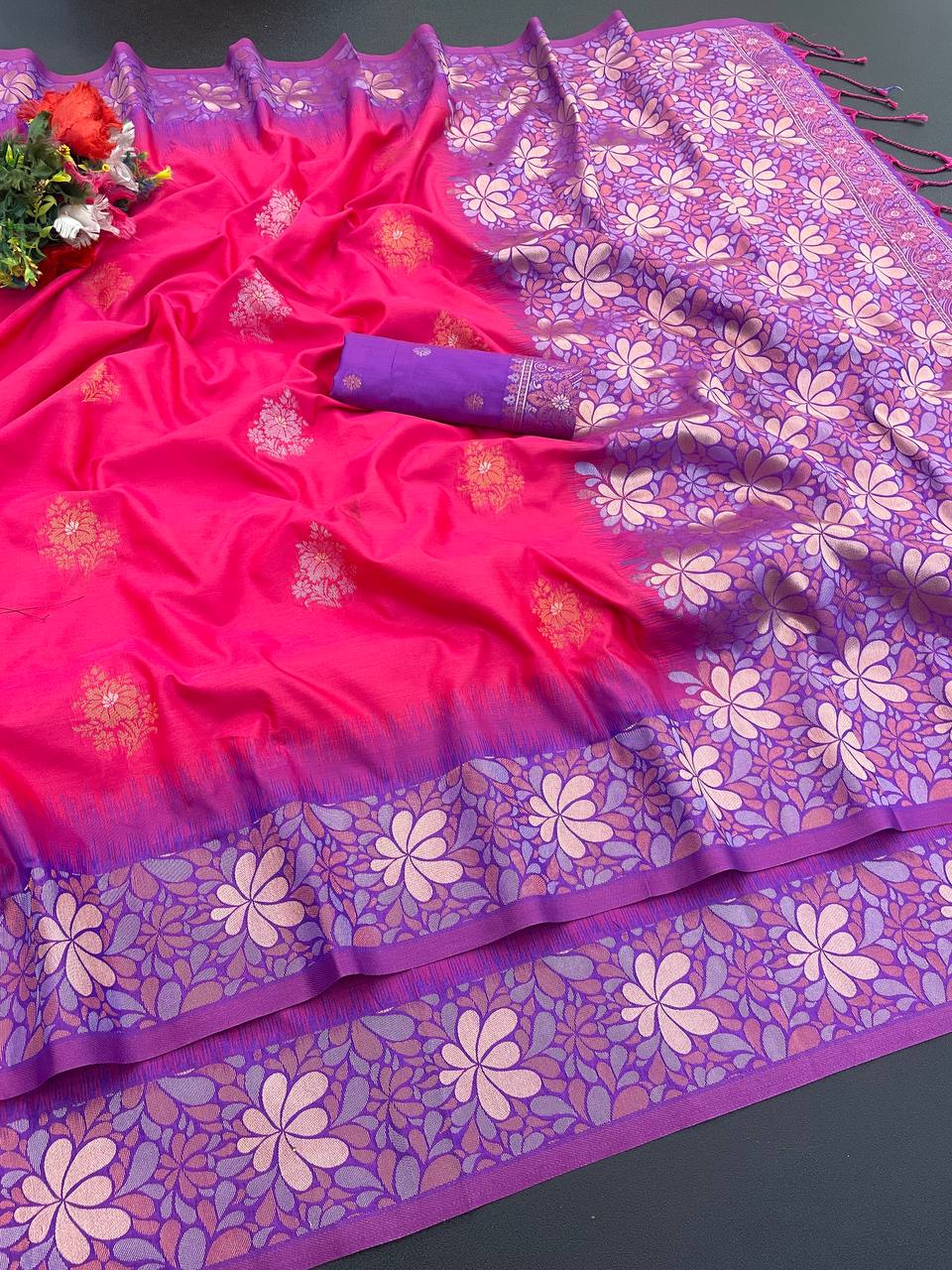 Elegant Two-Tone Banarasi Handloom Silk Saree magenta