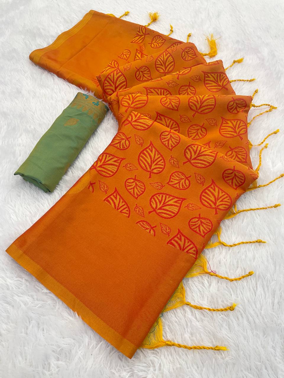 *✨ Elegant Two-Tone orange Banarasi Handloom Silk Saree ✨*