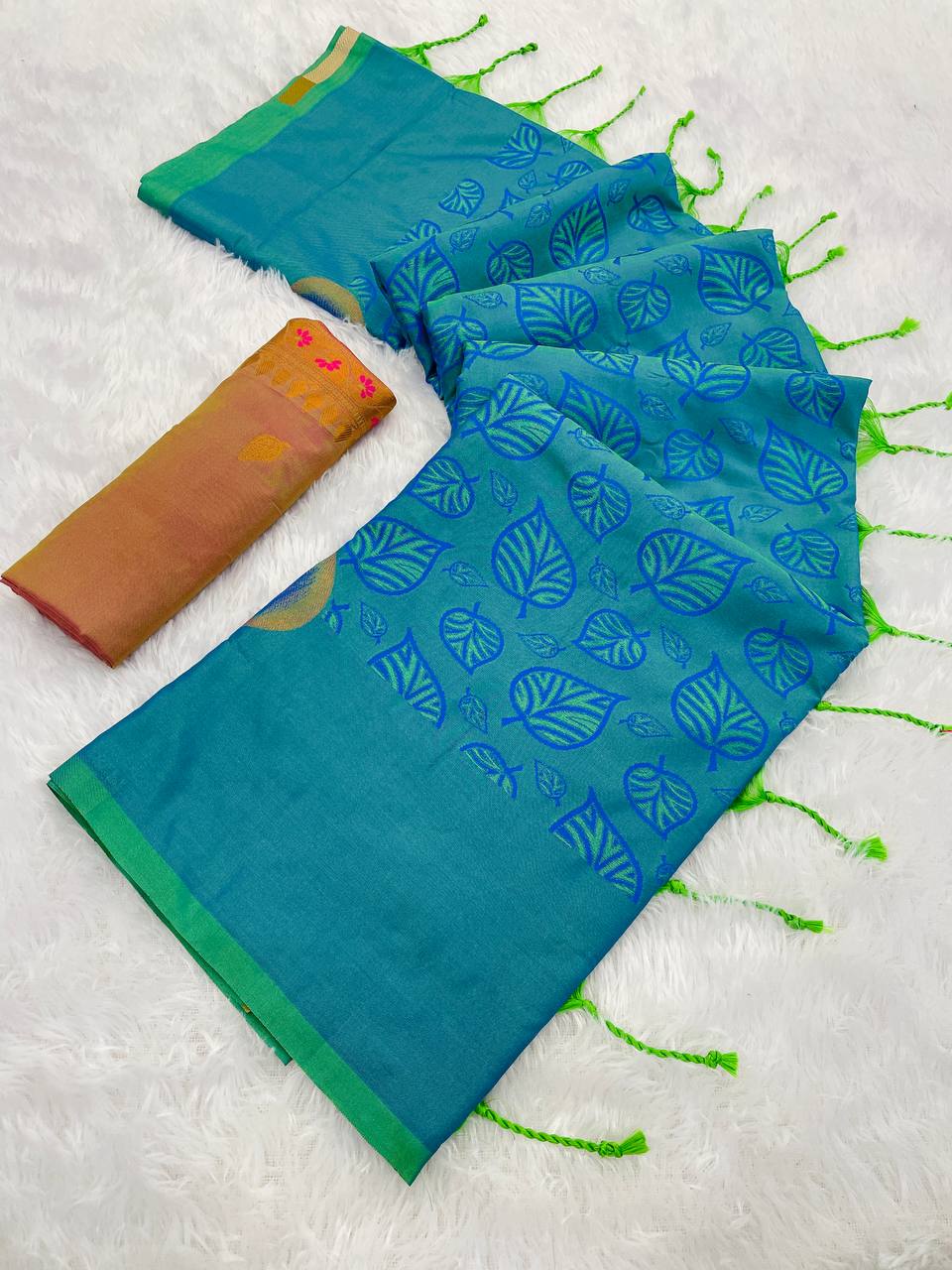 *✨ Elegant Two-Tone sky blue Banarasi Handloom Silk Saree ✨*