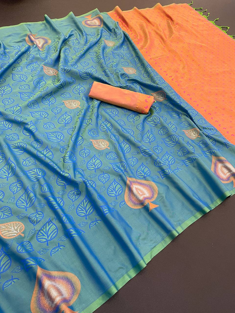 *✨ Elegant Two-Tone sky blue Banarasi Handloom Silk Saree ✨*