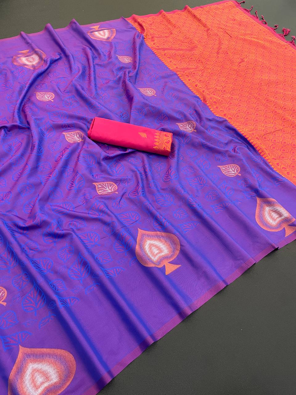 *✨ Elegant Two-Tone purple Banarasi Handloom Silk Saree ✨*