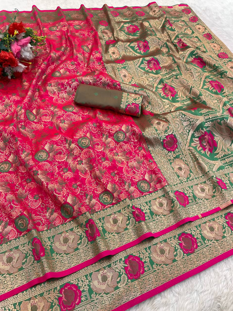 Staring Soft Banarasi Silk Saree With Groovy Blouse Piece