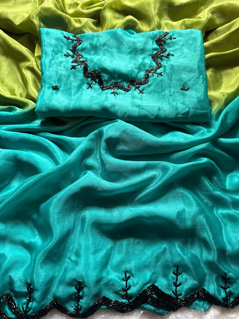 *RASBARI HANDWORK  SAREE STYLISH WITH CUT DANA HANDWORK BORDER VERY RICH*