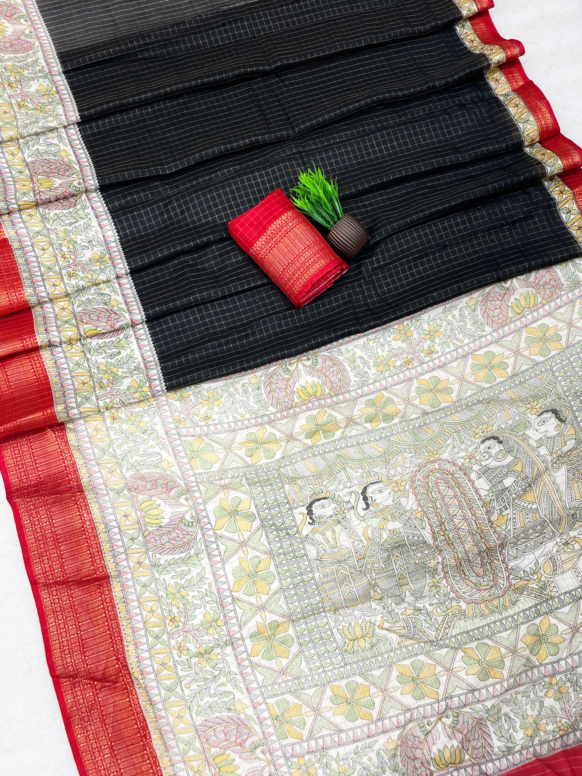 Royal Two-Tone Dolla Checks Saree With Jacquard Border & Contrast Designer Blouse - BLACK