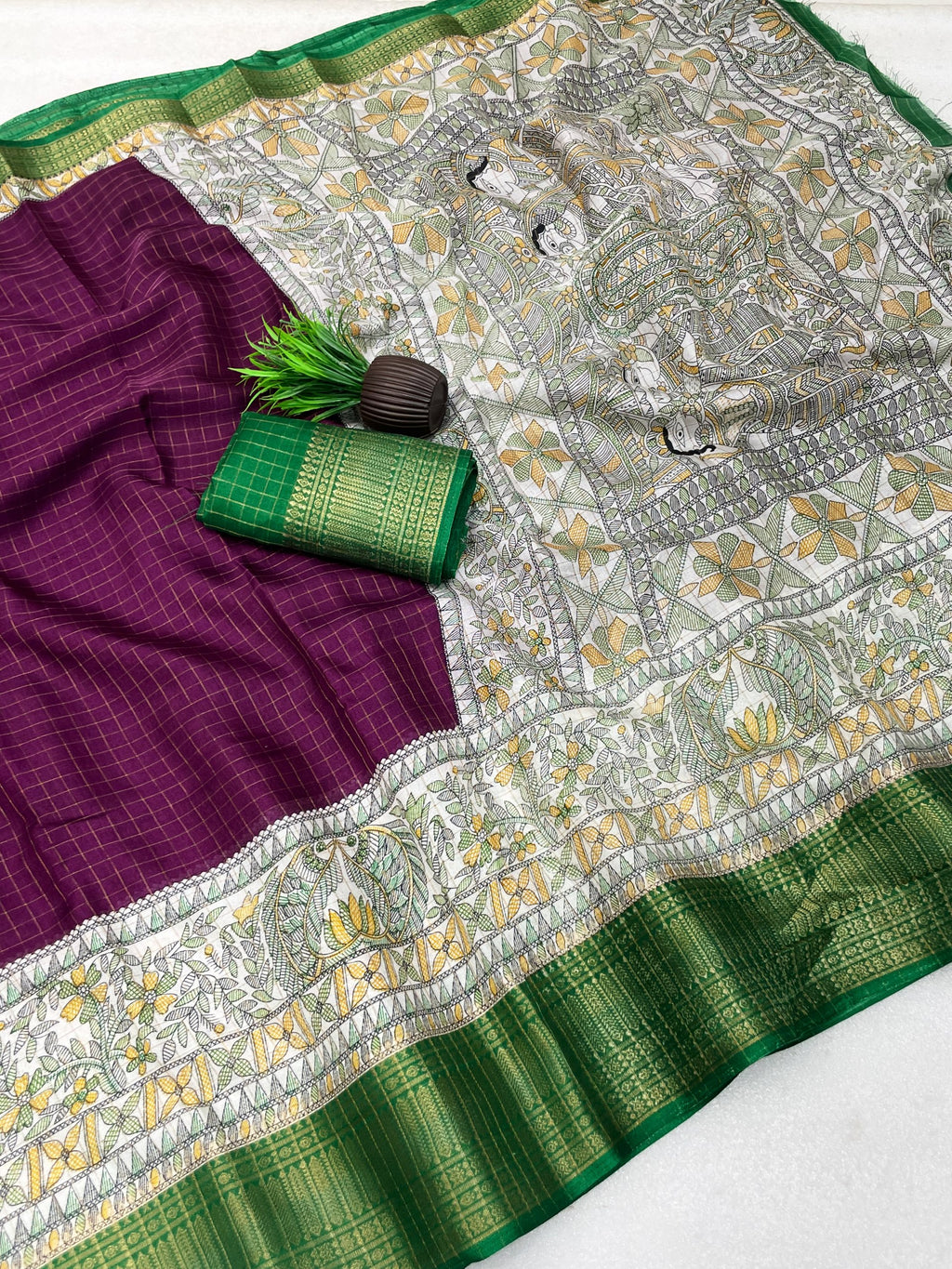 Royal Two-Tone Dolla Checks Saree With Jacquard Border & Contrast Designer Blouse -WINE
