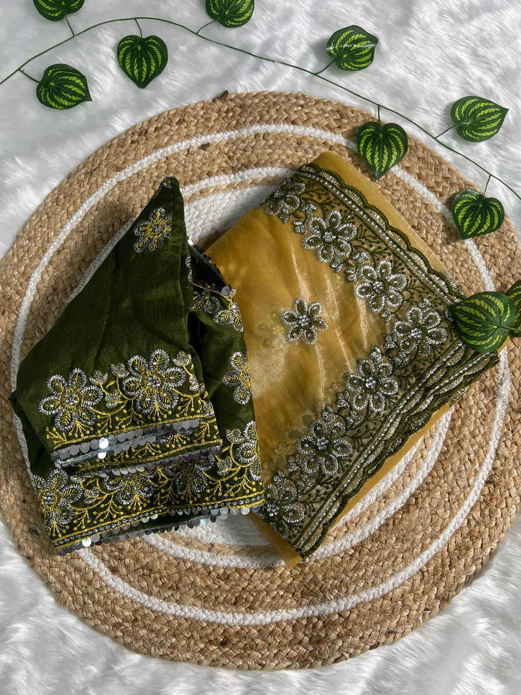 beautiful Designers party wear soft silk fabric On Beautiful border Embroidery work Saree