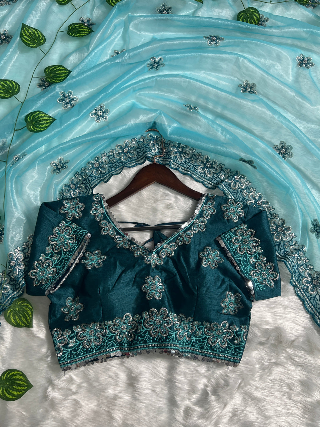 beautiful Designers party wear soft silk fabric On Beautiful border Embroidery work Saree