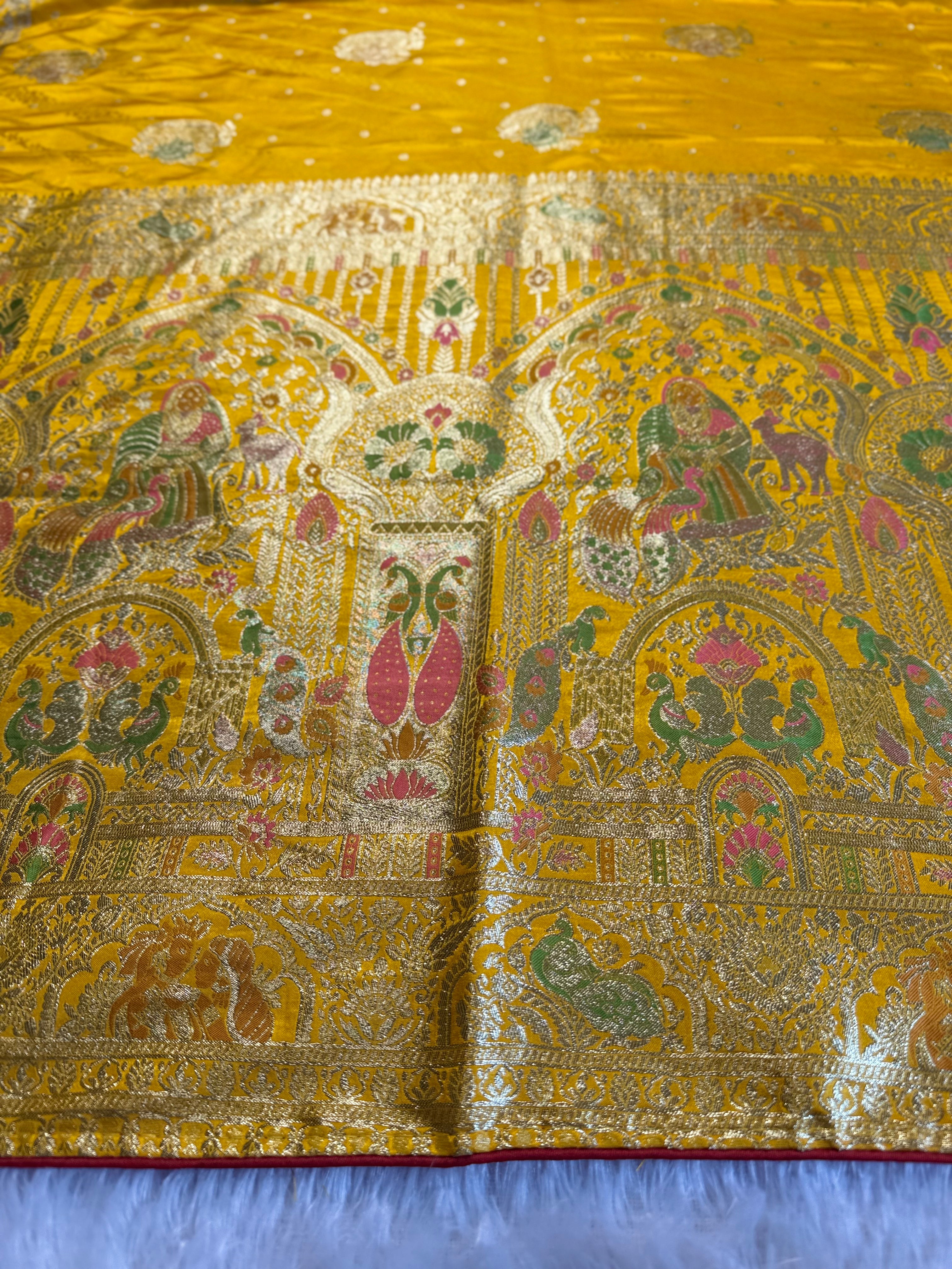 Ethnic Queen Designer Yellow Saree with Rich Pallu and Classic Cultural Grace