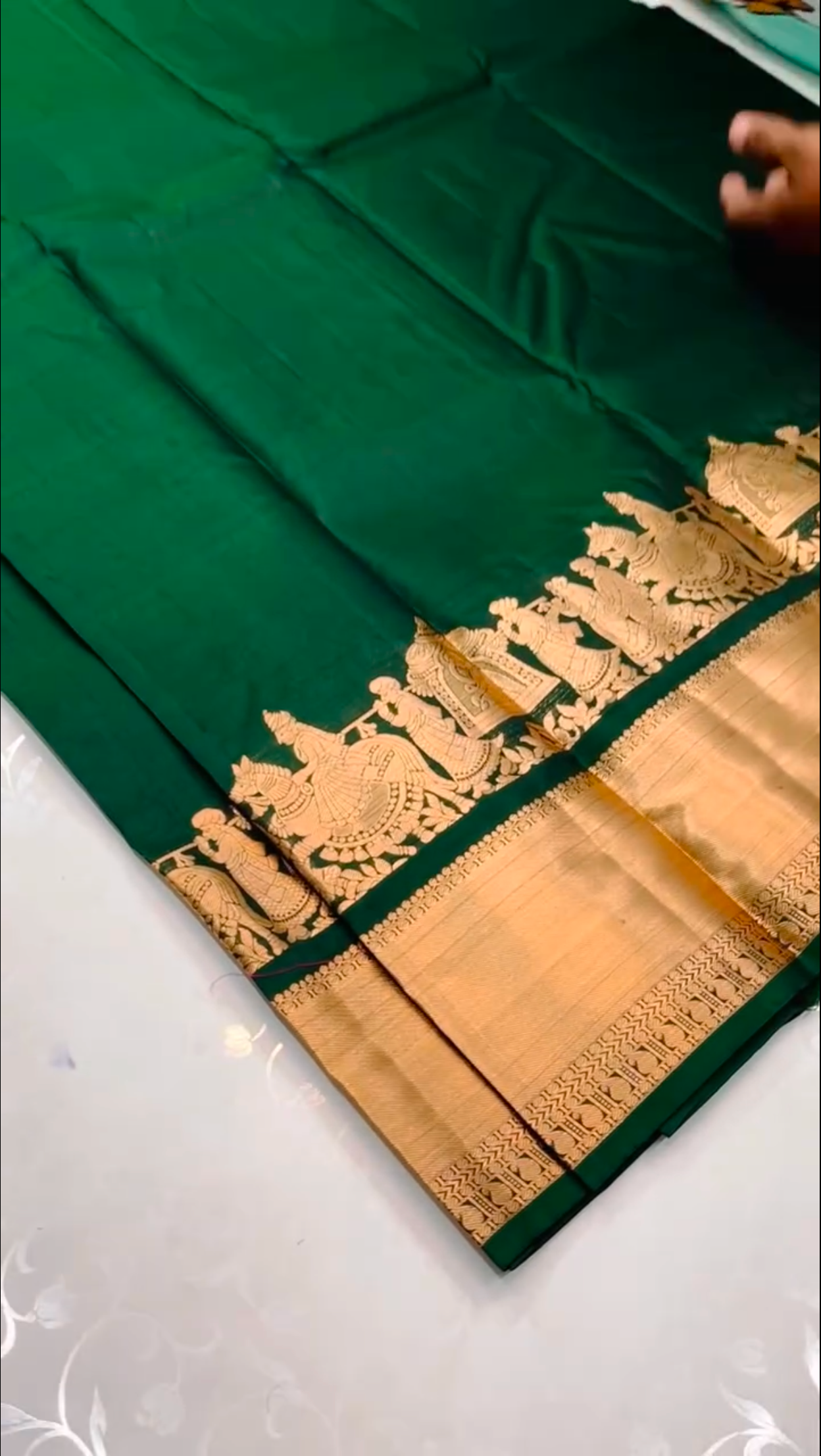 Green Kanchipuram slik saree