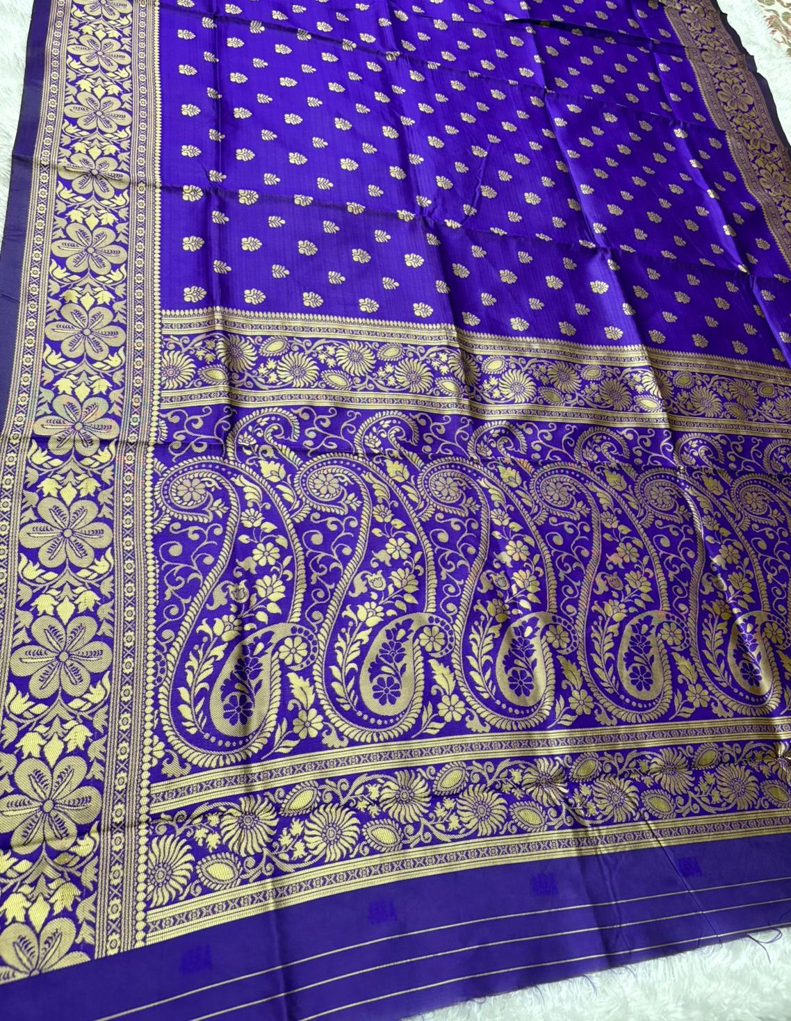 Maroon Golden Zari Woven Kanjivaram Soft Silk Saree