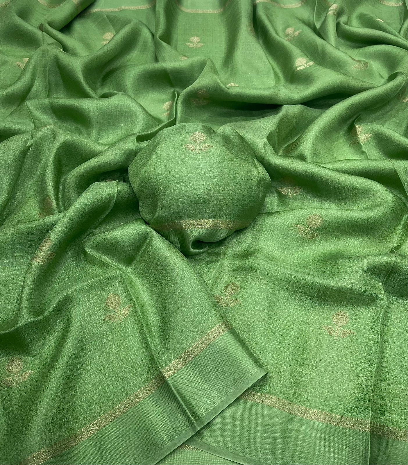 Pure Soft Viscose Silk Jacquard n Satin Border Fancy Designer Saree With Blouse Piece