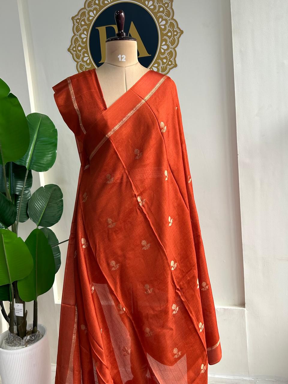 Pure Soft Viscose Silk Jacquard n Satin Border Fancy Designer Saree With Blouse Piece