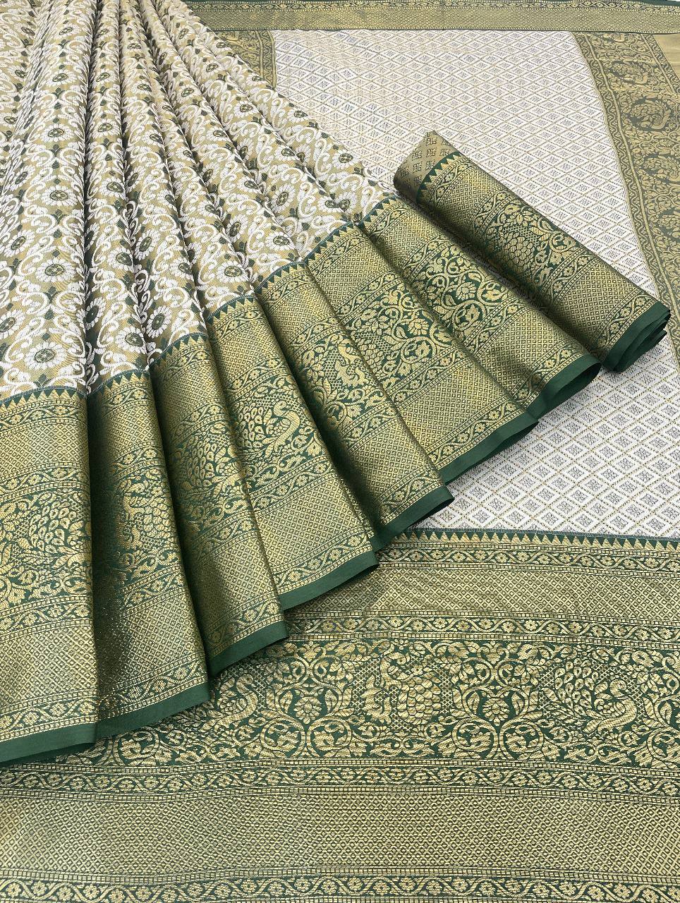 Pure Kanjivaram Silk Saree With Contrast Gold Zari Rich Weaving Pallu