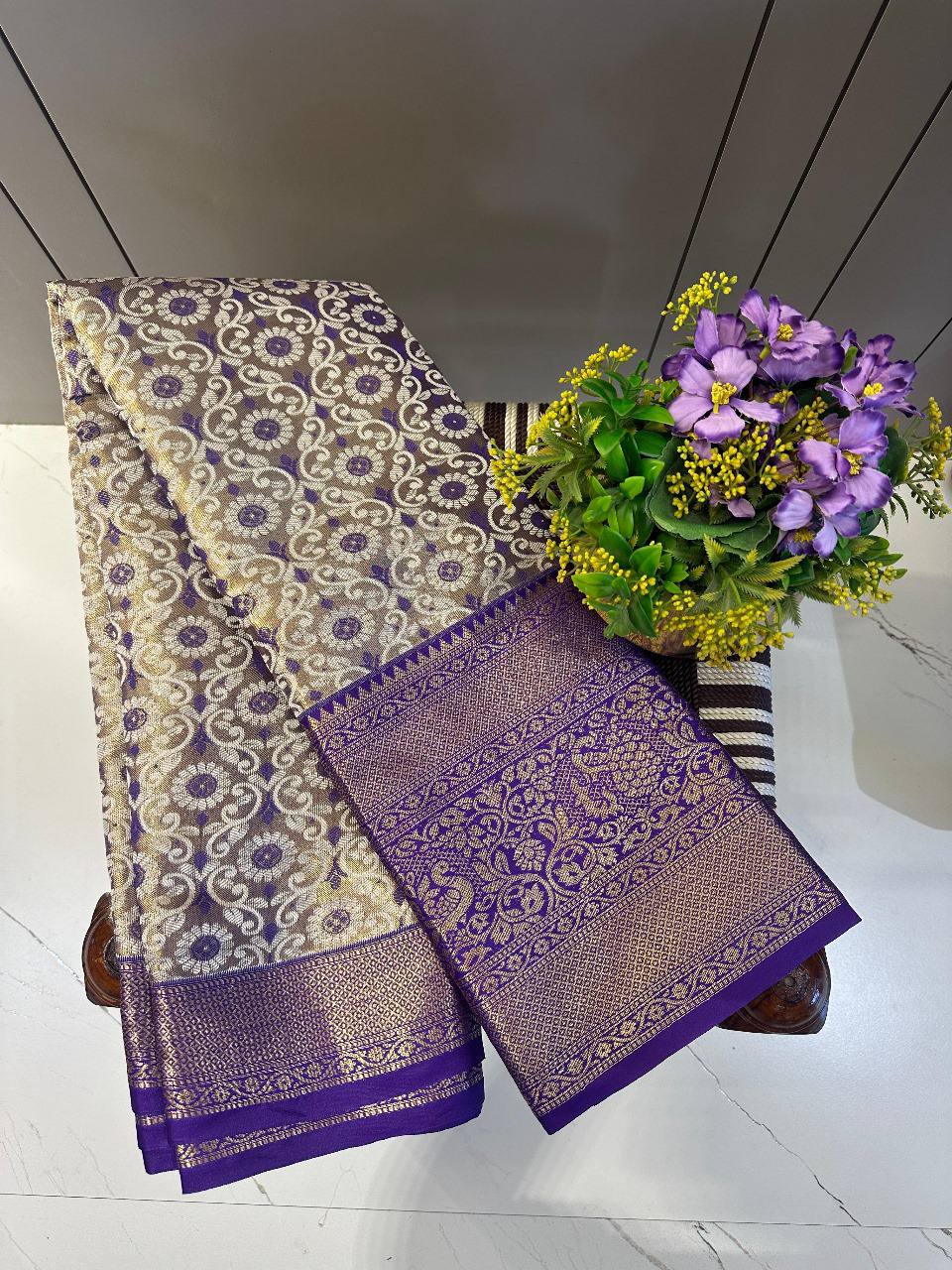 Pure Kanjivaram Silk Saree With Contrast Gold Zari Rich Weaving Pallu