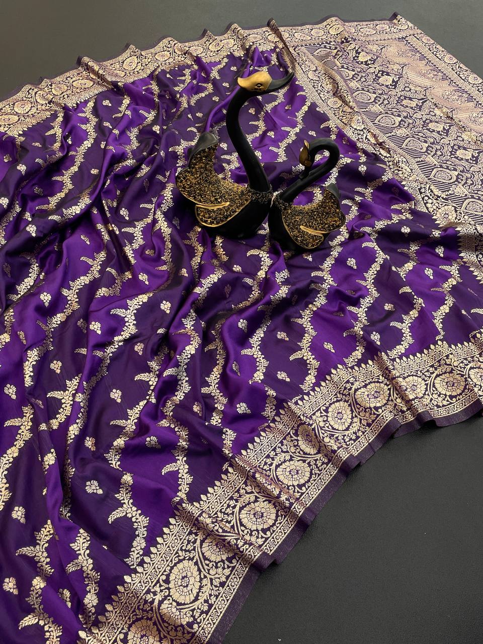 Marvellous Soft Banarasi Silk Saree With Evanescent Blouse Piece
