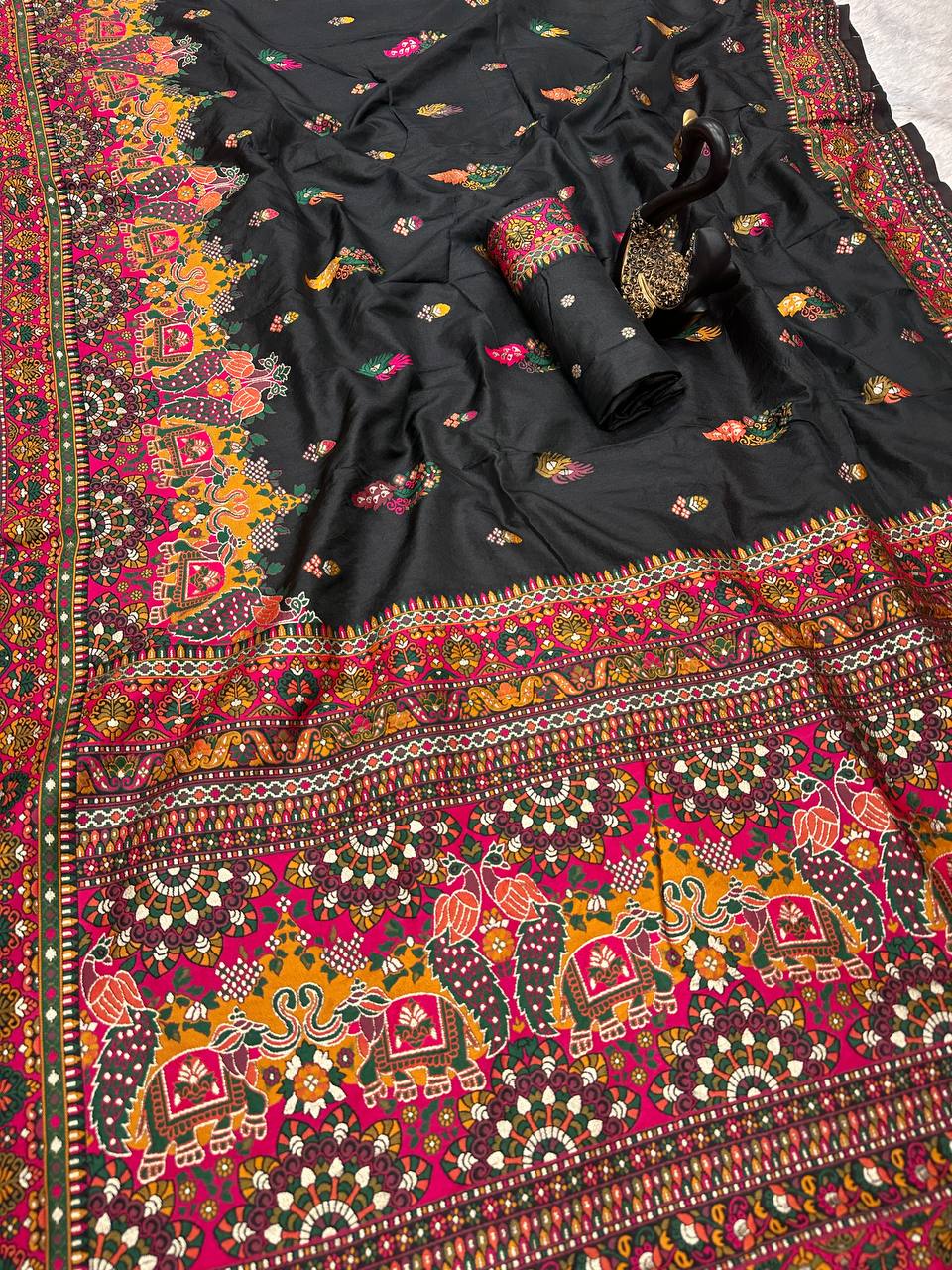 Glamorous  Pashmina Saree With Pulsating Blouse Piece