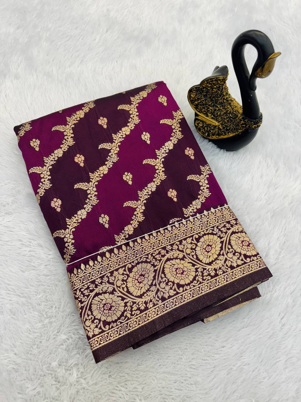 Marvellous Soft Banarasi Silk Saree With Evanescent Blouse Piece