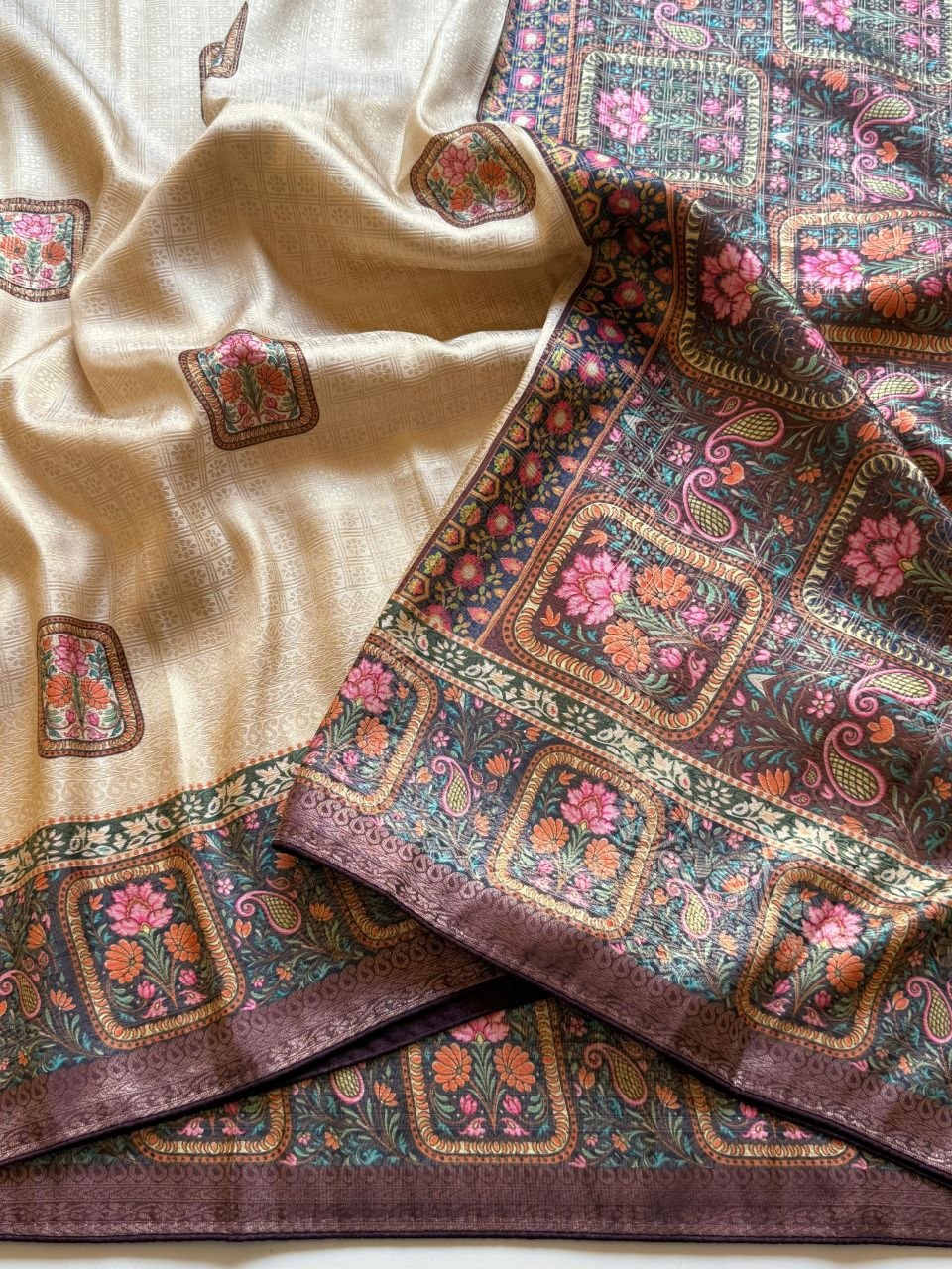 Roopkala Premium Jari Weaving Softy Silk Saree - CREAM AND BLACK