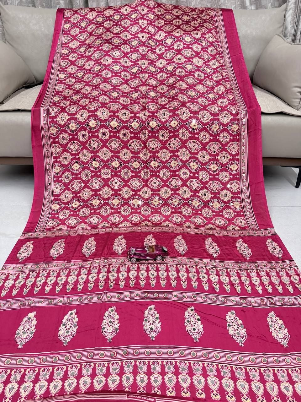 Royal  Banarasi Style Woven Saree with Traditional Motifs -  PINK