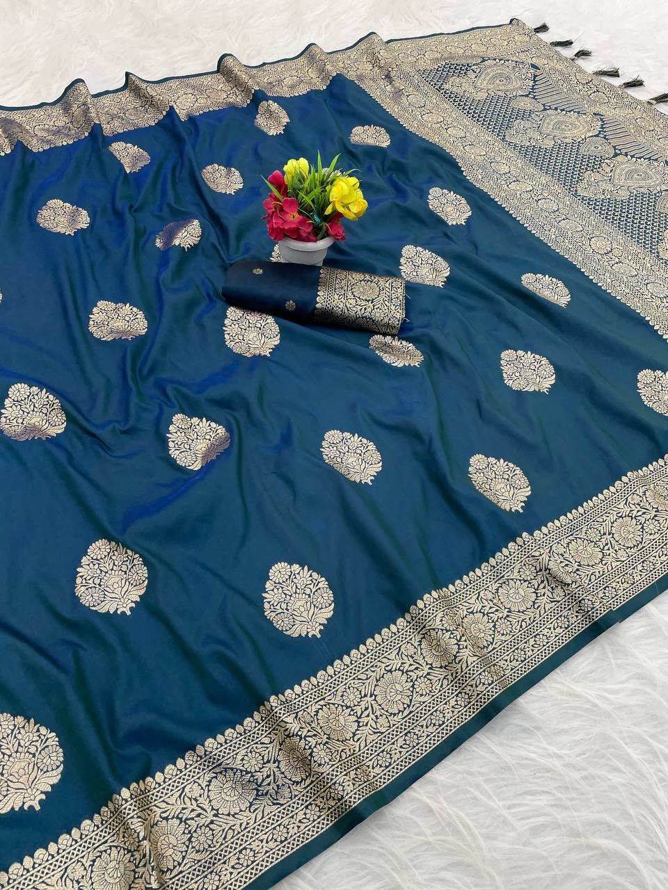Rama Banarasi Soft Silk Sarees with Golden Zari