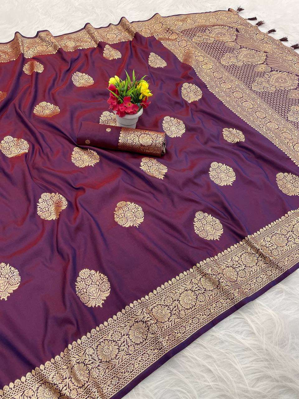 Rama Banarasi Soft Silk Sarees with Golden Zari