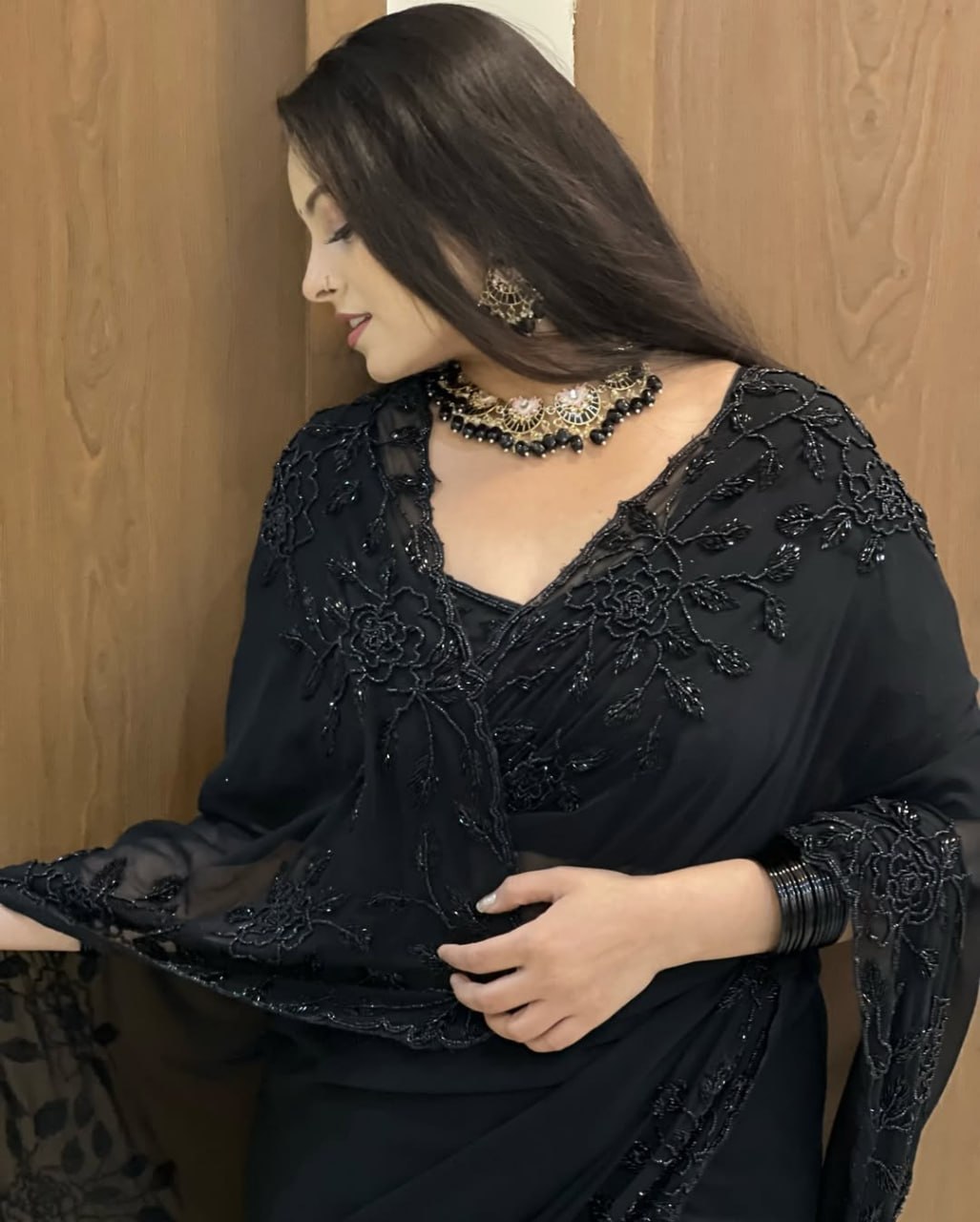 Designer Pure Fox Georgette Saree with Black Beads Work & Cutwork Border