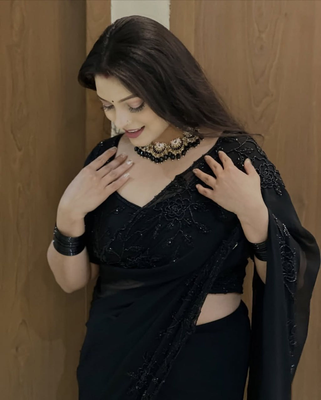 Designer Pure Fox Georgette Saree with Black Beads Work & Cutwork Border