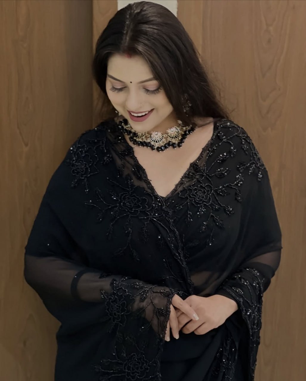 Designer Pure Fox Georgette Saree with Black Beads Work & Cutwork Border