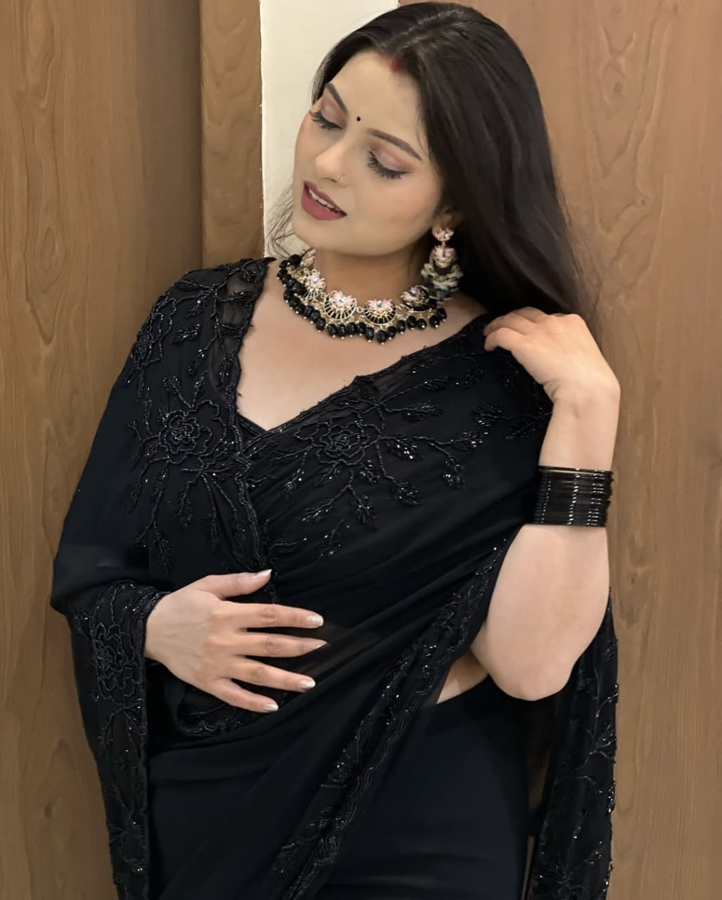 Designer Pure Fox Georgette Saree with Black Beads Work & Cutwork Border