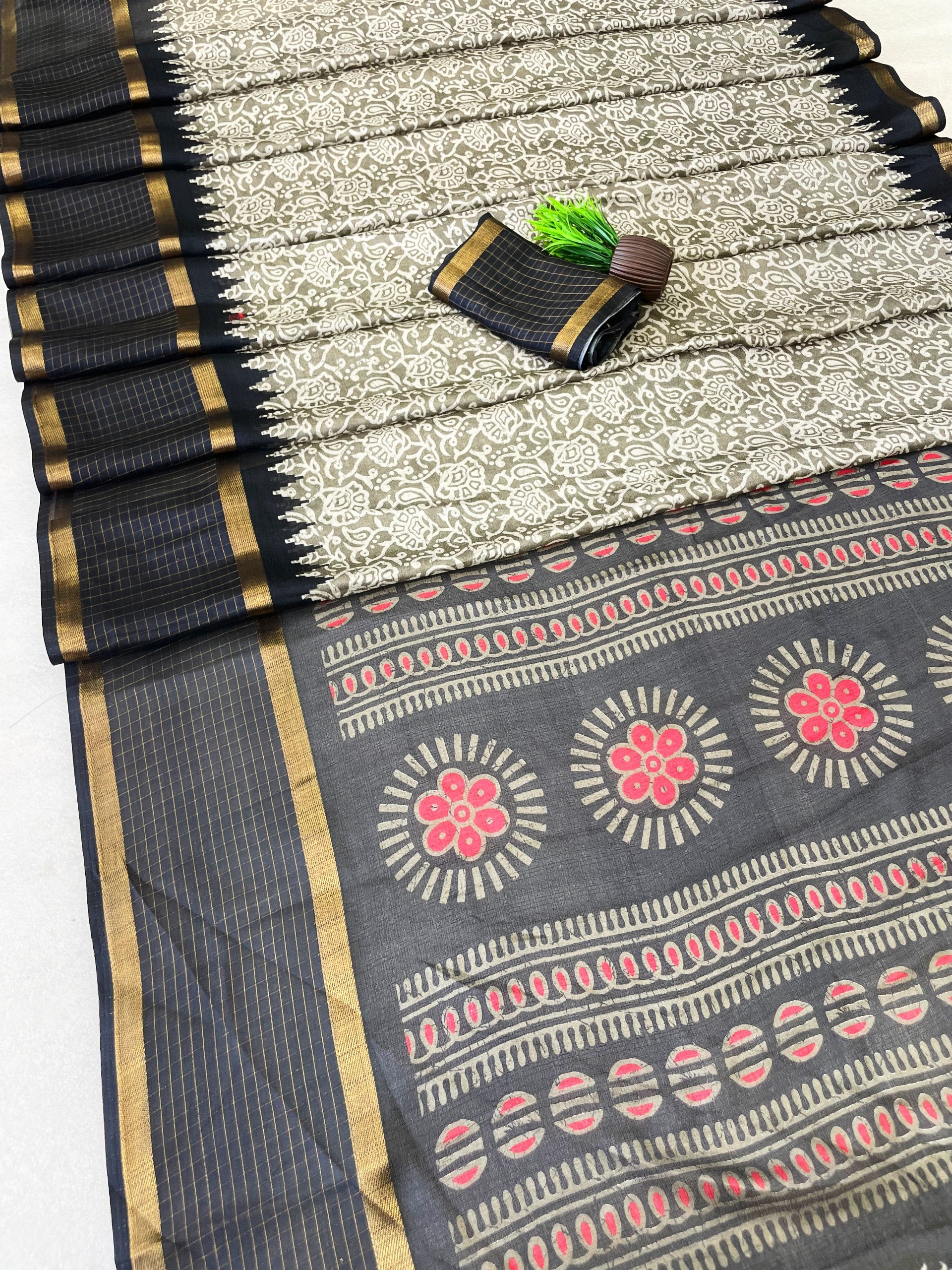 Premium Myrox Bentex Designer Saree - BLACK