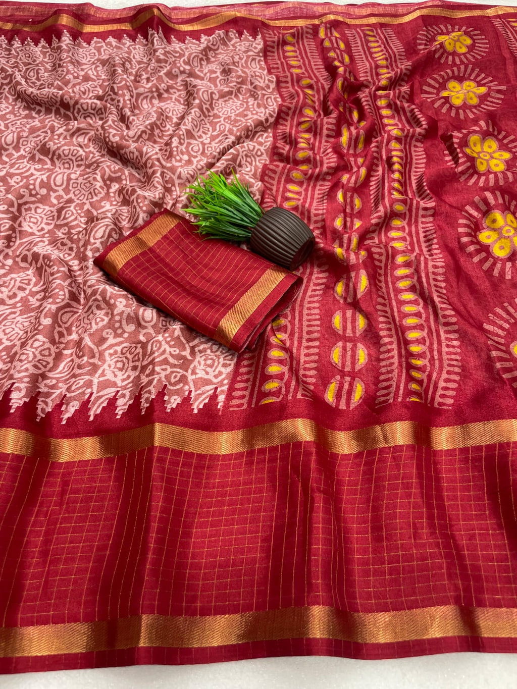 Premium Myrox Bentex Designer Saree - RED
