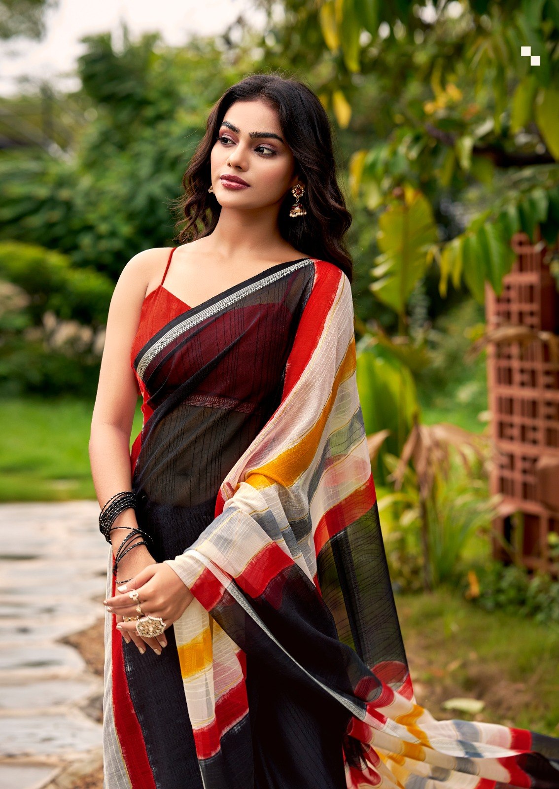 Graceful Chiffon Saree with Artistic Brush Print and Woven Border -BLACK