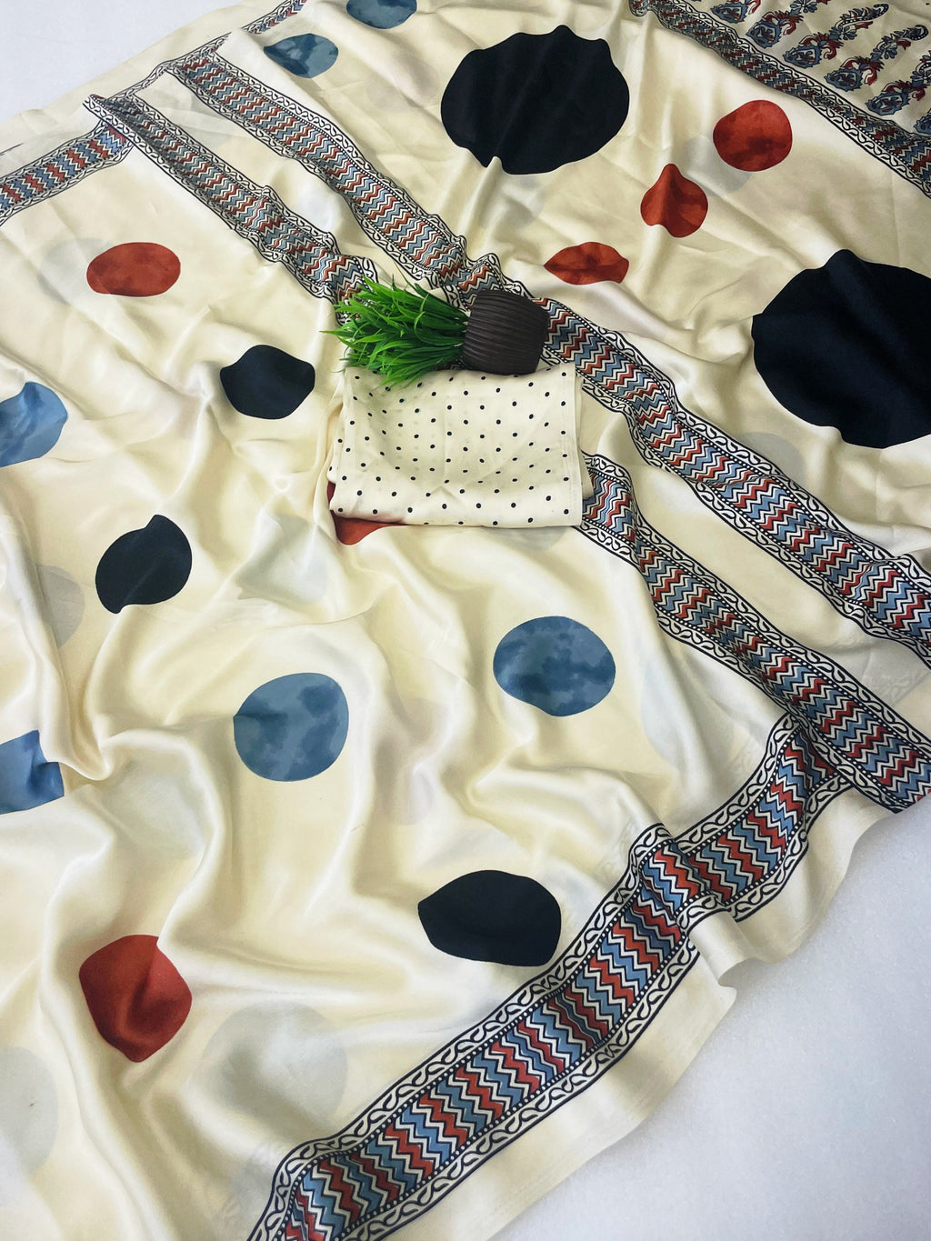 Stylish Multicolor Printed Japan Satin Saree with Unstitched Blouse