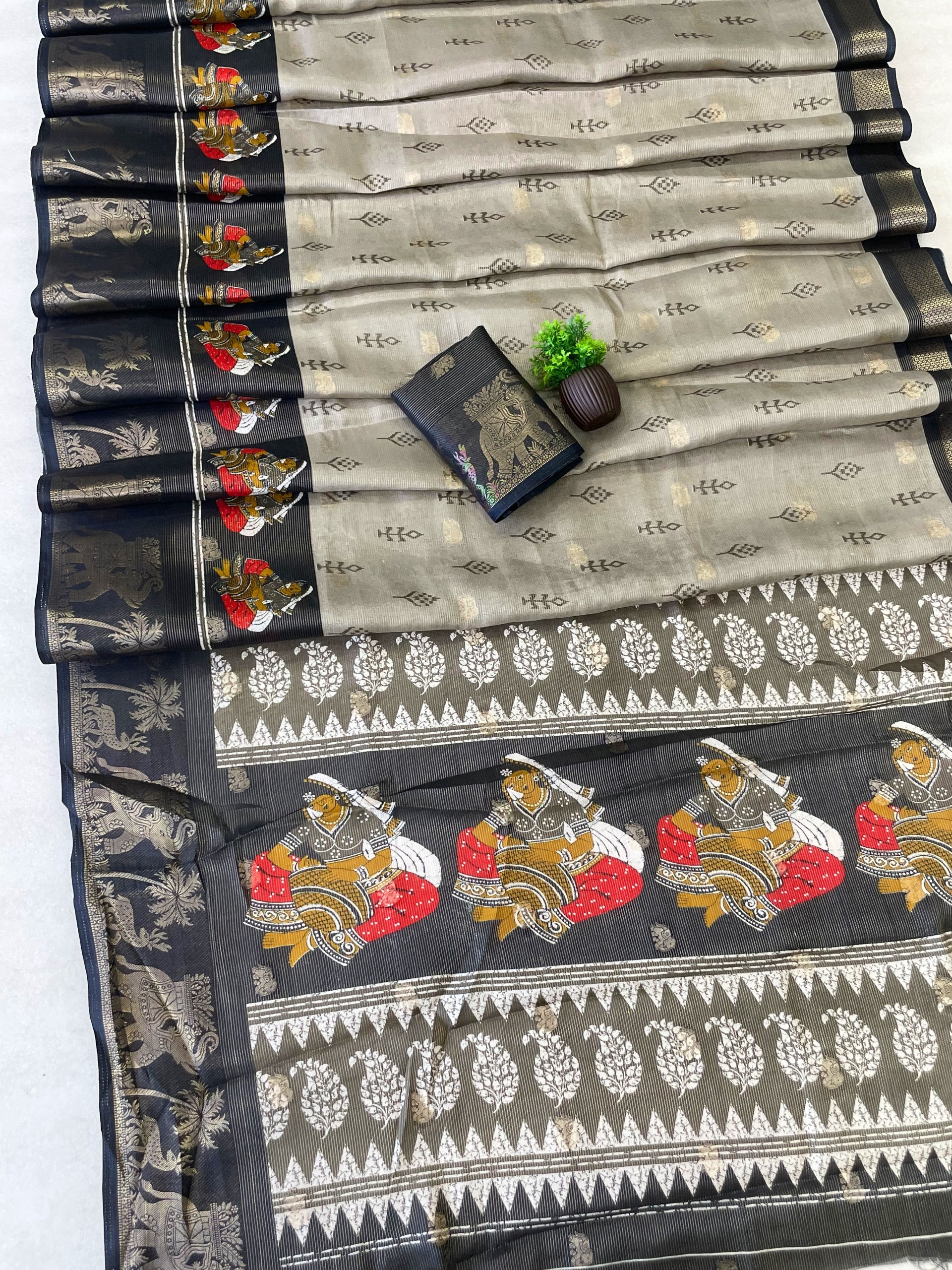 Elegant Two-Tone Floral Moss Mellow Saree with Jacquard Border & Designer Blouse - GREY