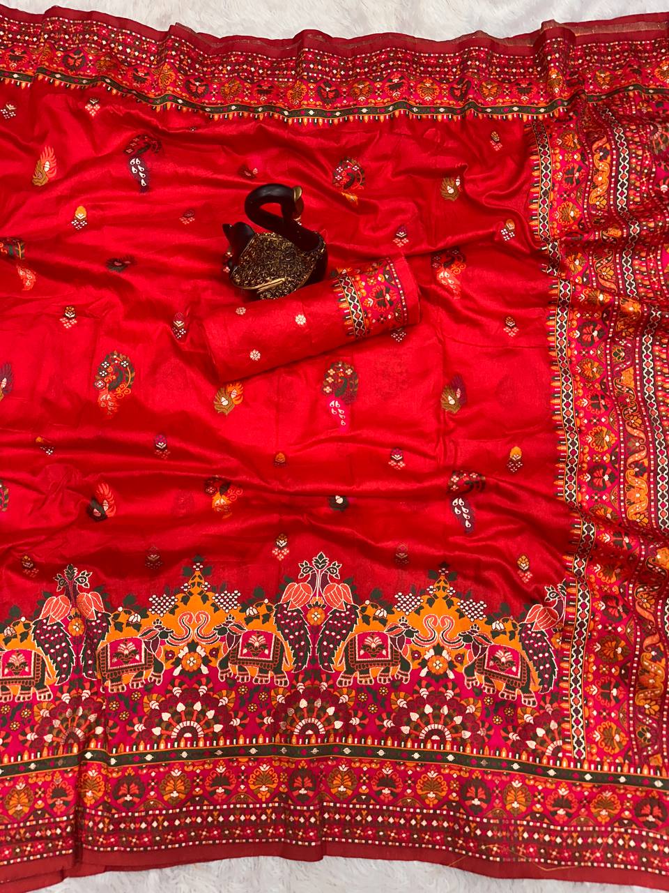 Glamorous  Pashmina Saree With Pulsating Blouse Piece